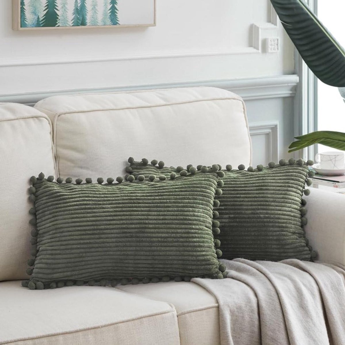 Decoratieve kussenhoezen met pompons in boho stijl, olijfgroen, 30 x 50 cm