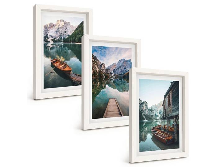 BILDER SET 3er Set - 20x30 cm Weißer Rahmen - See, Berge, Boote, Ferienhaus