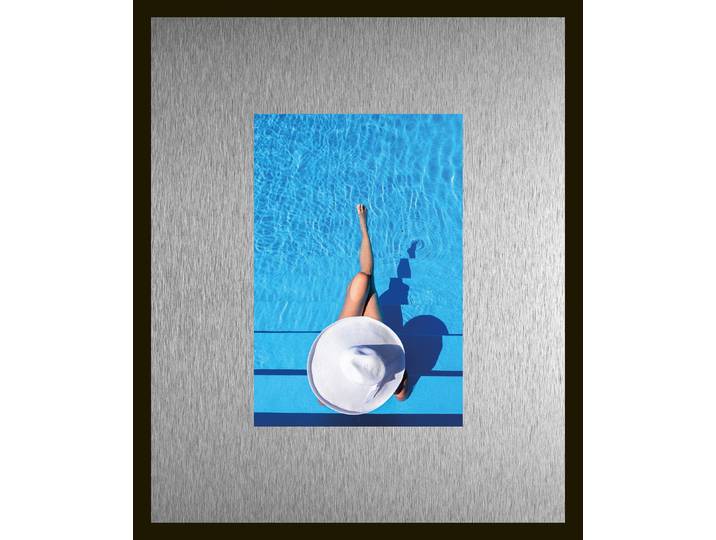 Bild QUEENCE Trend Wandbild, Wandkunst, Kunstdruck Pool , blau (farbe rahmen: schwarz, farbe bild(er): silber), B:50cm H:40cm T:1,5cm, Aluminium, Bilder, Bild, inkl. Passepartout aus hochwertigem Aluminium und schwarzem Rahmen