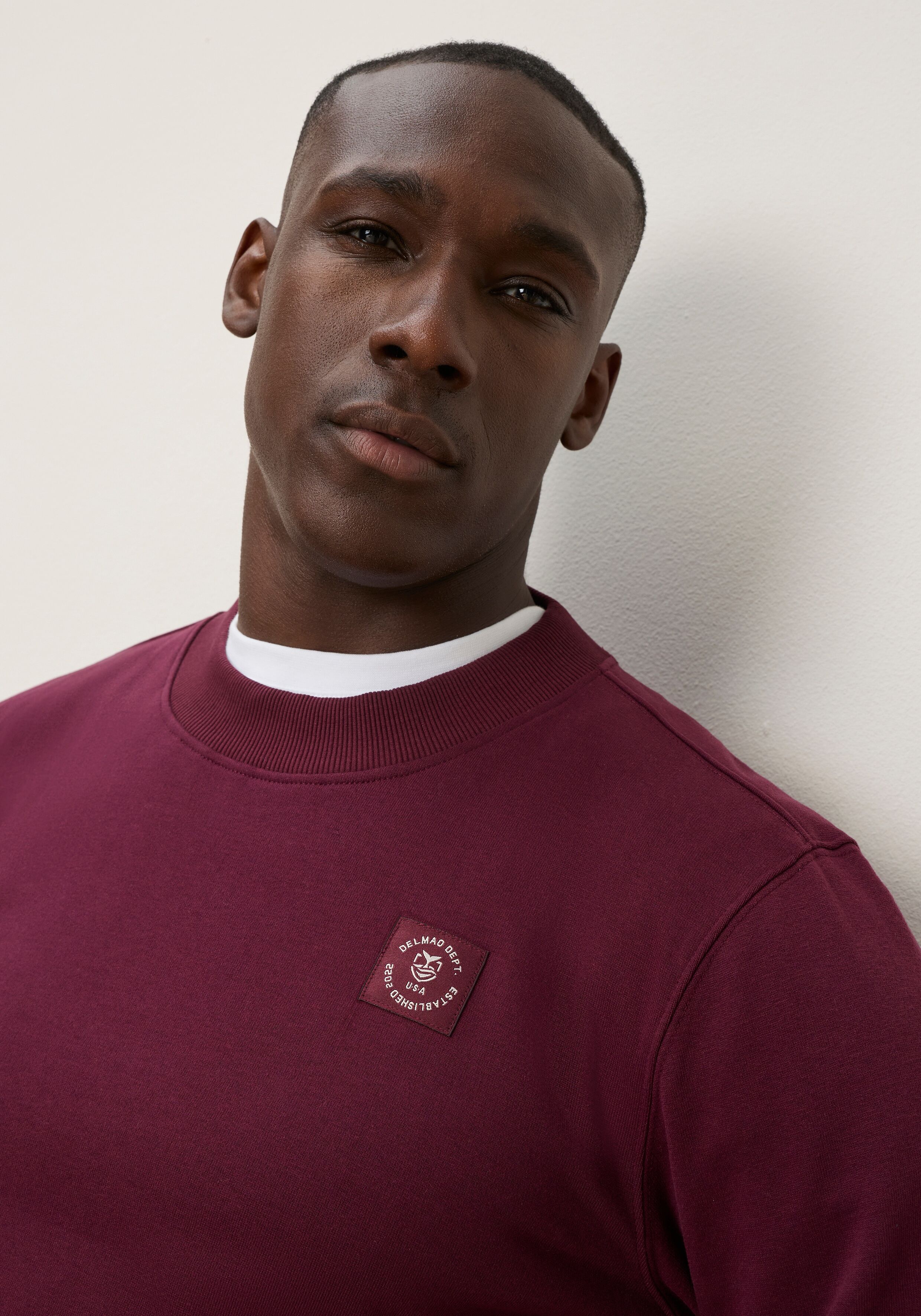 Sweatshirt DELMAO "- Der Delmao Klassiker", Herren, Gr. S (44/46), lila (rot), angeraute Sweatware, Obermaterial: 60% Baumwolle, 40% Polyester, unifarben, Basic, regular fit, Rundhals, Sweatshirts Sweatshirt, mit Rundhalsausschnitt, Langarm, aus Baumwolle