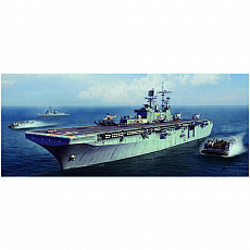 Hobby Boss - USS Bataan LHD-5 - 1:700 - 610 Teile 310010