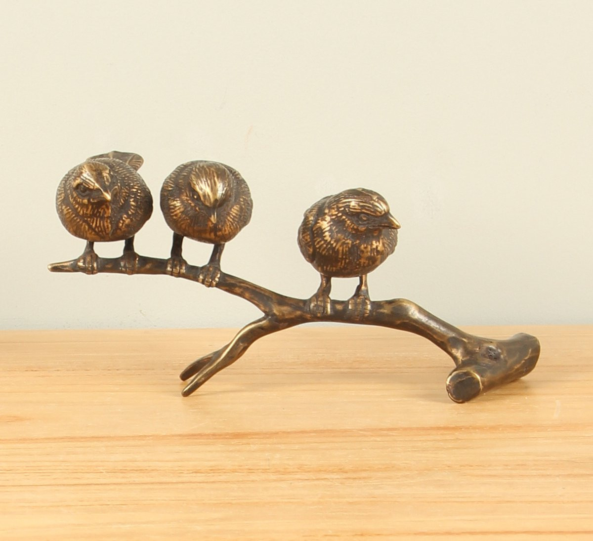 3 mussen op tak in brons voor op tafel