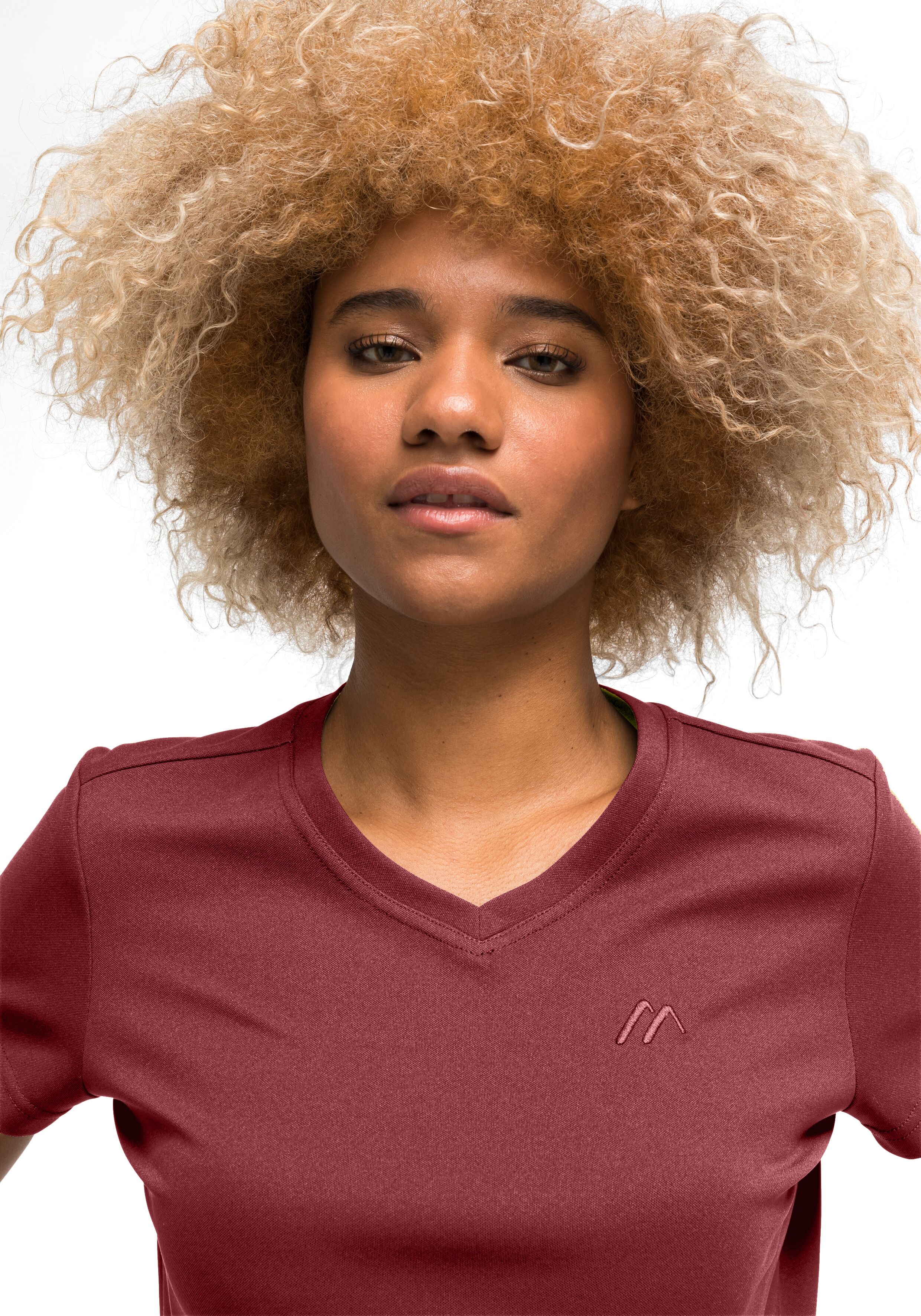 T-Shirt MAIER SPORTS "Trudy", Damen, Gr. 40, weinrot, 100% Polyester, Rundhals, Shirts T-Shirt, Damen Kurzarmshirt, leichtes Sommer Funktionsshirt, V-Ausschnitt weinrot 40