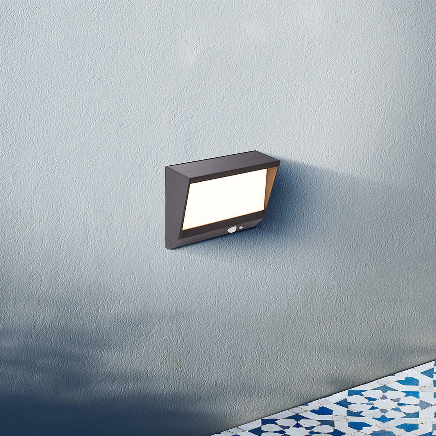 Searchlight Solar Wandlamp zwart design met LED