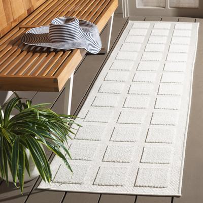 SAFAVIEH Stella Marjolijn Transitional Indoor/Outdoor Washable Backyard Patio Rug
