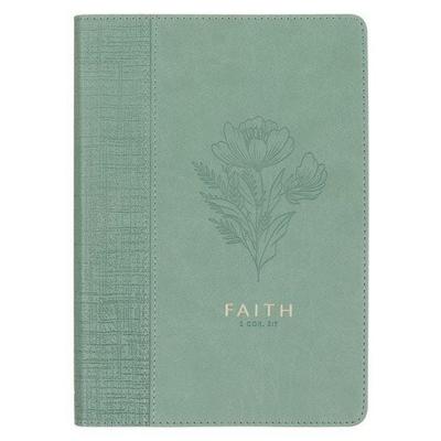 Journal Classic Green Faith 2 Cor. 5:7, Gebundene Ausgabe von , Christian Art Publishers