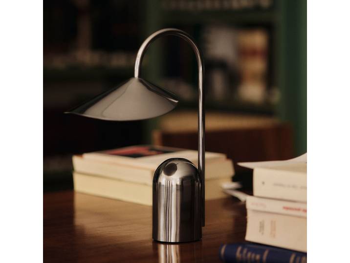 Arum LED-Akku-Tischlampe, Edelstahl, Höhe 30cm - ferm LIVING - Wohnzimmer - Design - Einflammig