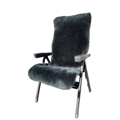 Überwurf HEITMANN FELLE "Lammfell-Auflage für Garten- und Campingstühle, Sitzauflage", grau (anthrazit), B:60cm L:130cm, Lammfell, Wohndecken, geschorenes Lammfell, warm & kuschelig, perfekt für Garten und Camping
