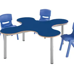 Kleeblatt Vierertisch Schultisch mit Melaminplatte, fahrbar