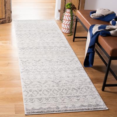 SAFAVIEH Adirondack Mina Moroccan Boho Rug