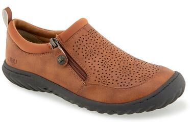 Women's Avery Closed Casual Flat by JBU in Whiskey (Size 7 M)