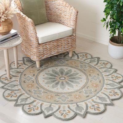 SAFAVIEH Handmade Novelty Ikuyo Floral Wool Rug