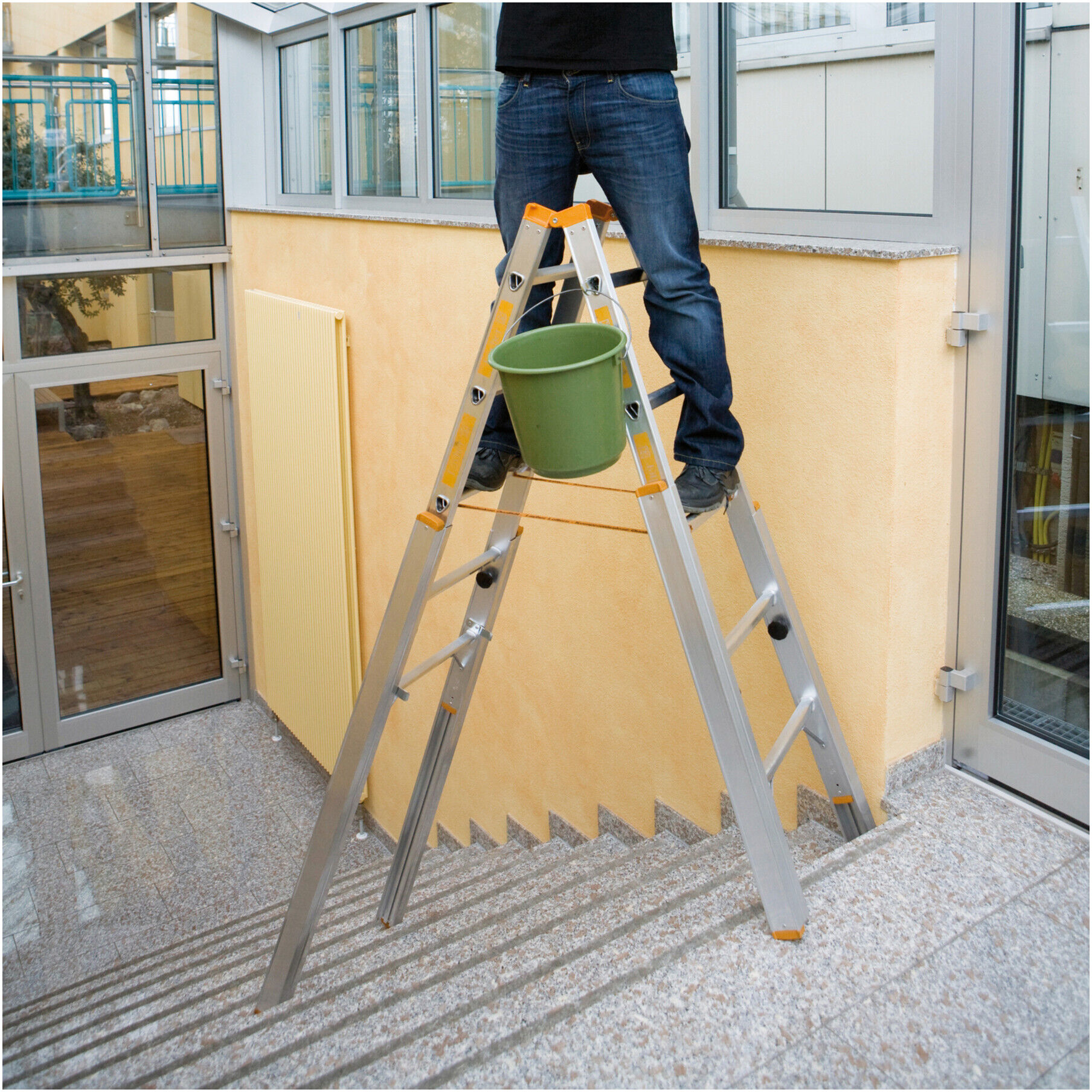 Layher Treppenstehleiter TOPIC 1061 2x6 Sprossen (1061006)