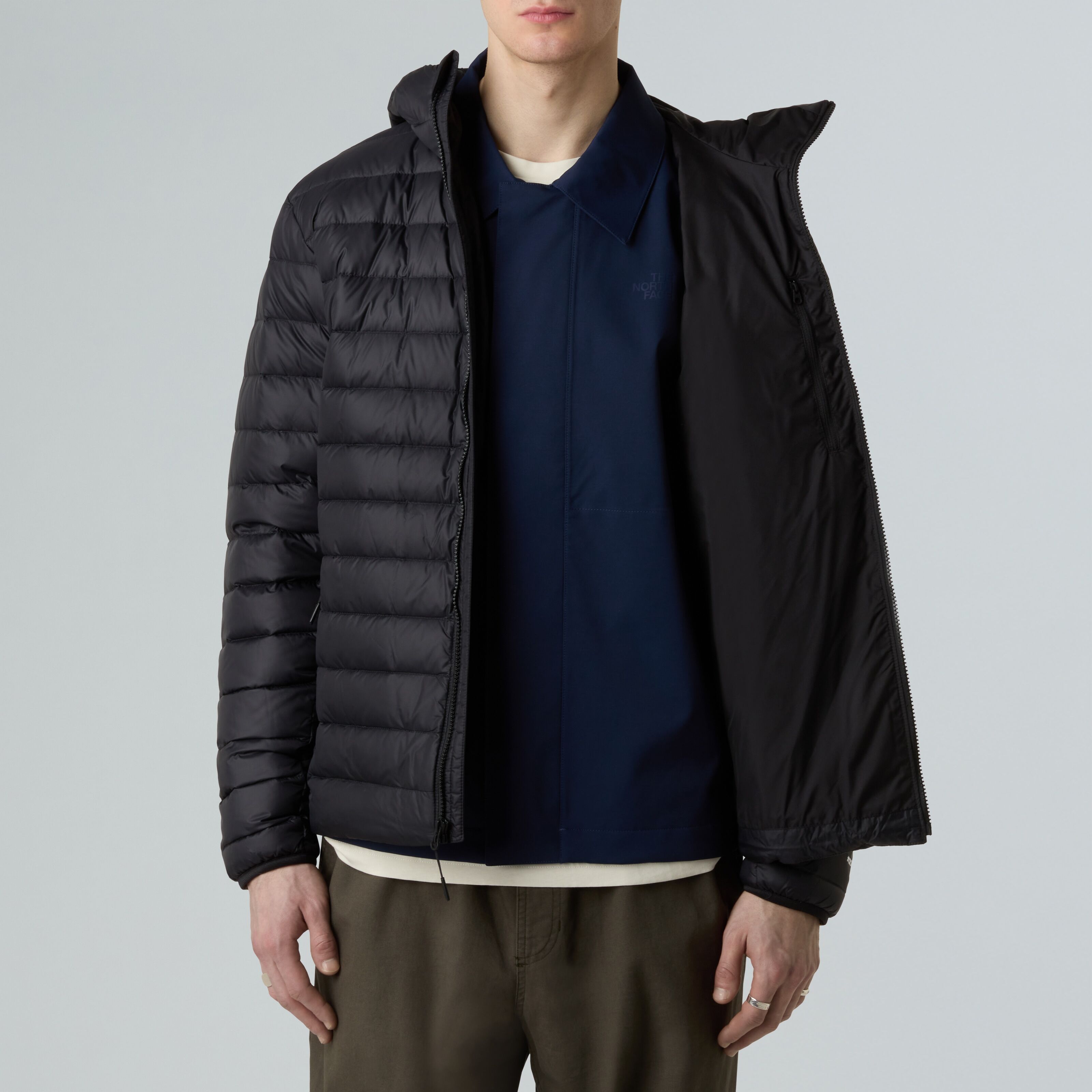 Daunenjacke THE NORTH FACE "M CLASSIC DOWN HOODED JACKET", Herren, Gr. M, schwarz (tnf schwarz), Obermaterial: 100% Nylon. Futter: 100% Polyester. Wattierung: 100% Daunen, Jacken Daunenjacke, für niedrige Temperaturen, aus Nylon, sportlicher Stil
