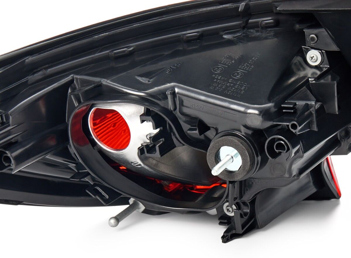 TYC 11-14117-01-2 Rear light