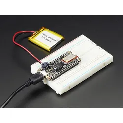 Adafruit Feather 32u4 Bluefruit LE, montiert