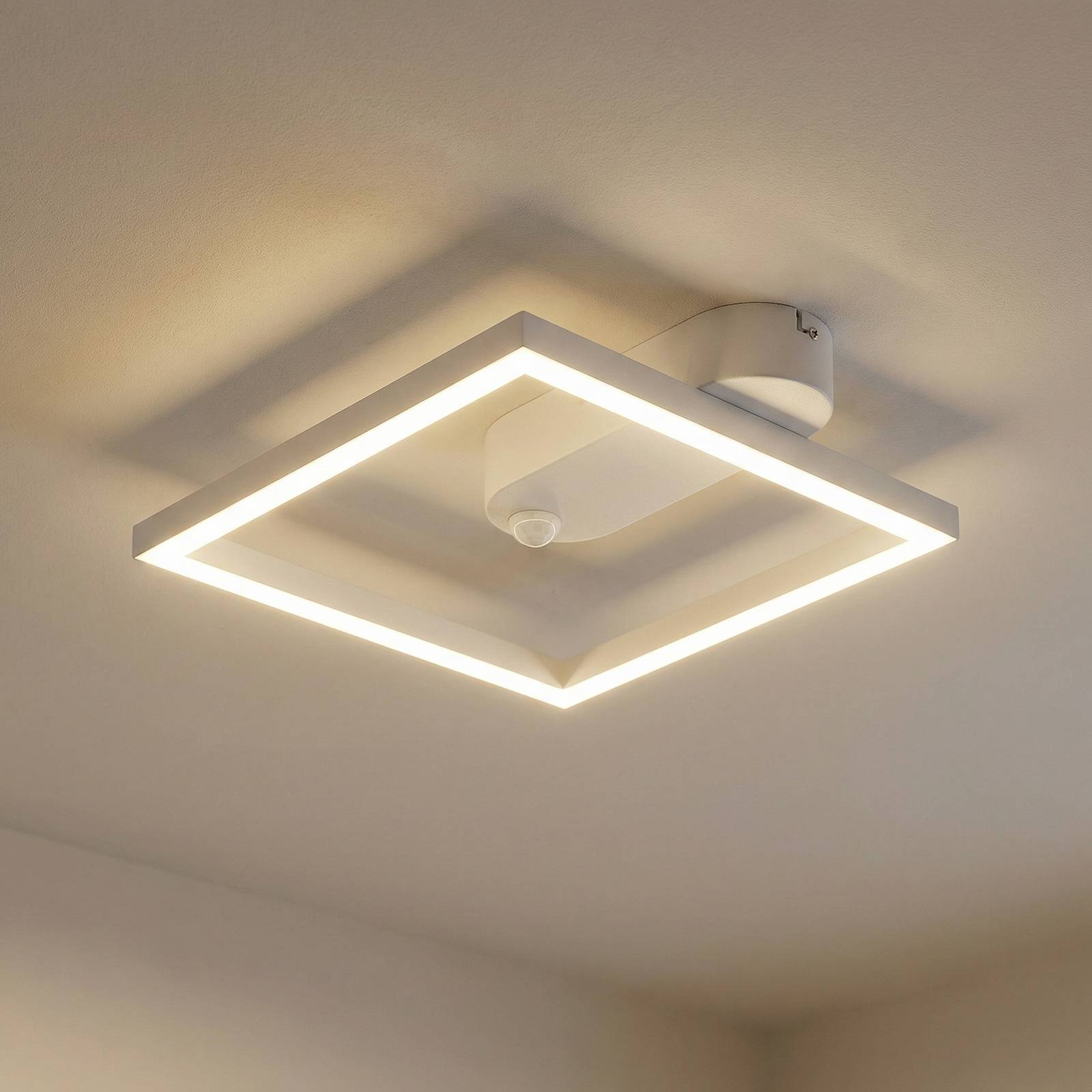 Motion Sensor Ceiling Light Yulla Lindby, White / opal, Hallway, Aluminium, Modern, Ceiling Light with Sensor