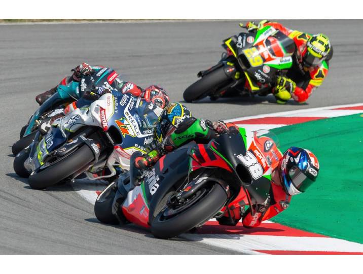 Fototapete PAPERMOON BARCELONA MOTOGP-BRADLEY SMITH 500 CMÃ‚³ MOTORRAD WM XXL , bunt, B:4,5m L:2,8m, Vlies, Tapeten, Fototapete