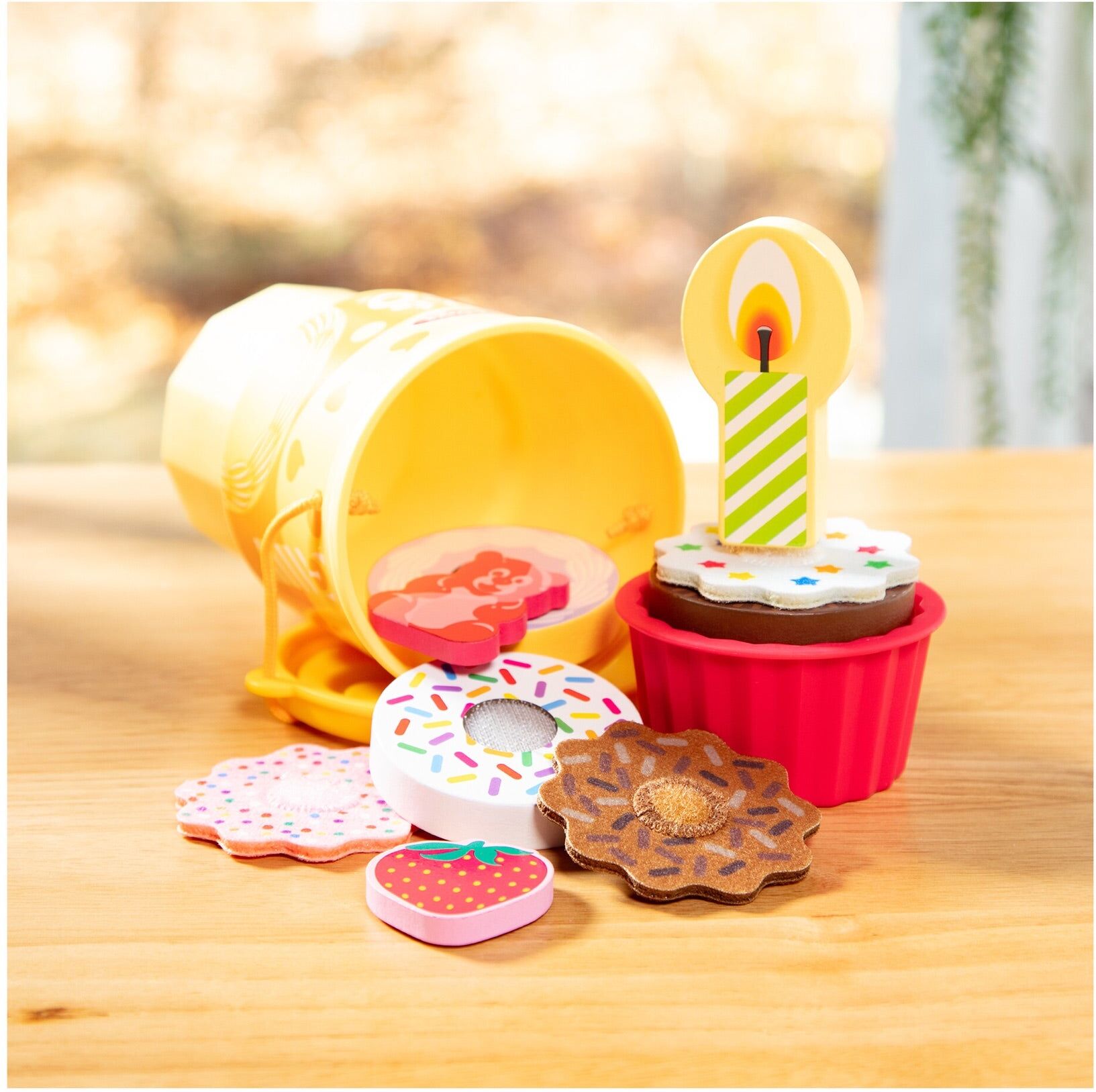 Melissa & Doug Play to Go Cake & Cookies Play Set - 12 Pieces for Kids