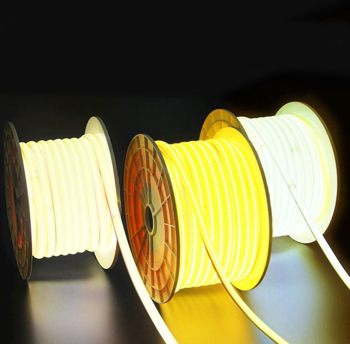 SILUMEN COB LED-strip 220V Warm wit 3000K IP65 50M Wit