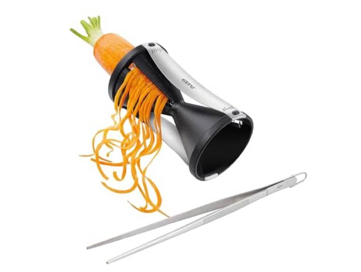 GEFU Set Spirelli Spiralschneider & Soco Küchenpinzette - Gemüseschneider Zoodles-Schneider aus japanischem Edelstahl für Gemüse-Spaghetti & handliche Pinzette zum Wenden, Entnehmen und Servieren