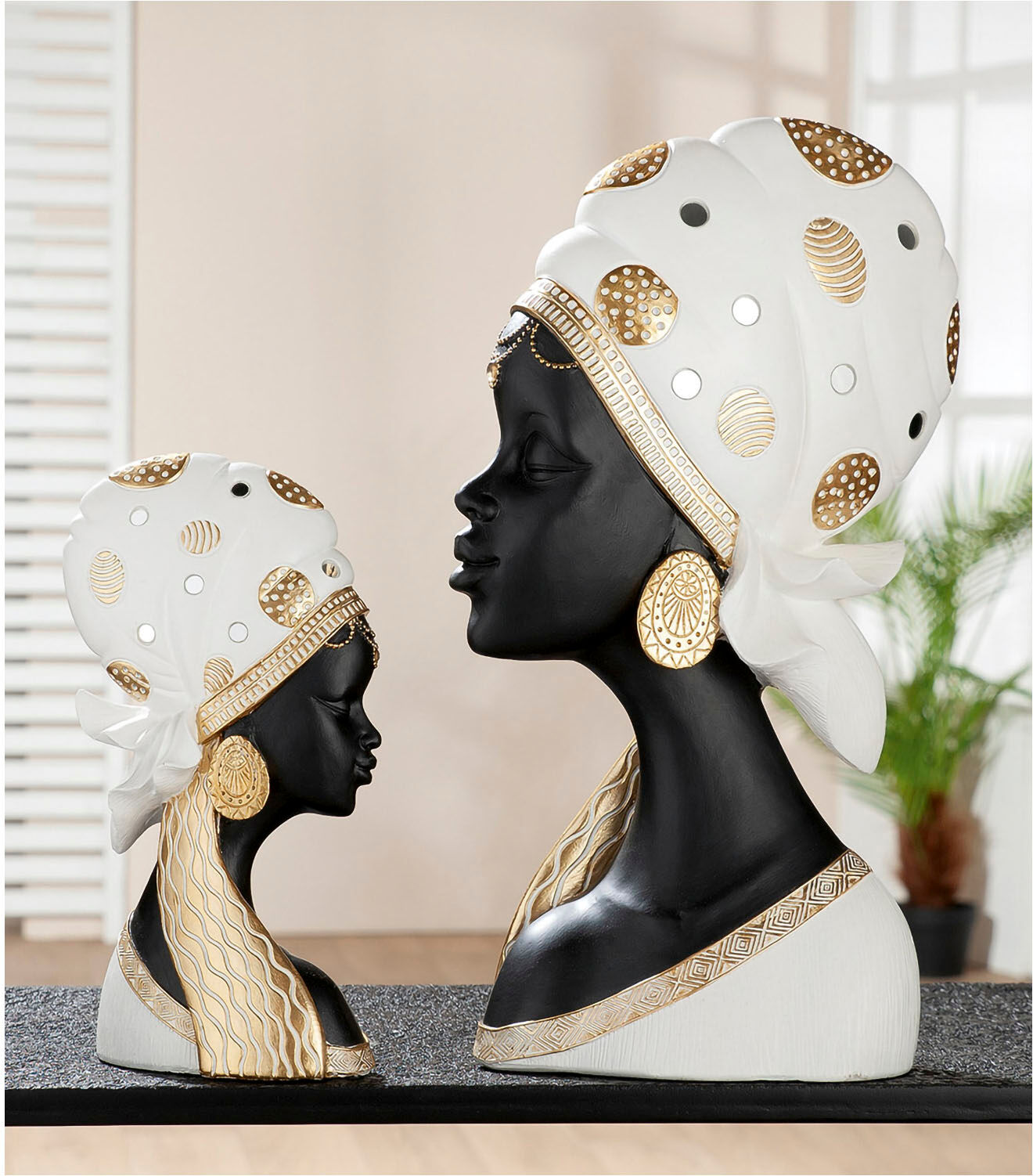 Afrikafigur GILDE "Lady "Mara" mit Kopftuch", beige (creme, schwarz), B:21,5cm H:41cm T:11cm, Kunstharz, Dekofiguren, Afrikafigur, Mit goldfarbenen Spiegelplättchen, Skulptur creme, schwarz B/H/T: 21,5cm x 41cm x 11cm