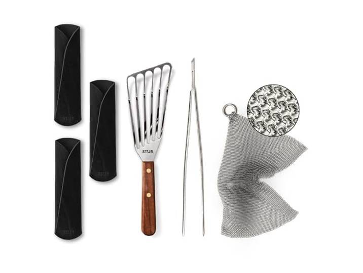 STUR Pro-Set Kochzubehör, 3x Griffschutz, Pfannenwender & Ringreiniger für Rechtshänder, Kochpinzette, Küchenzubehör Bundle für Gusseisenpfannen, robust & langlebig, Made in Germany