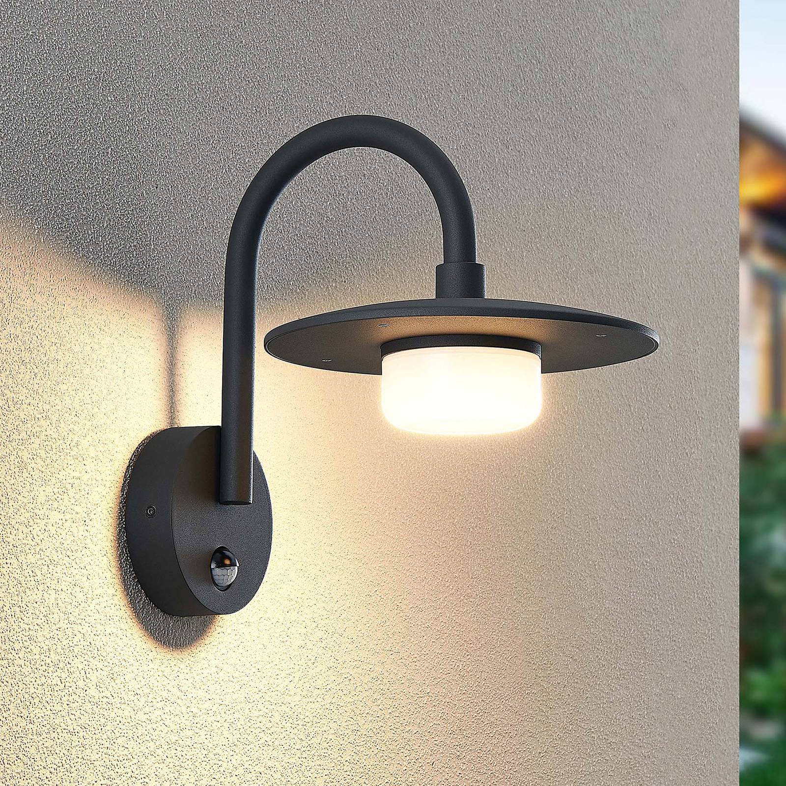 Aussenwandleuchte mit Bewegungsmelder Zamalino Lucande, dimmbar, schwarz, Aluminium, Modern