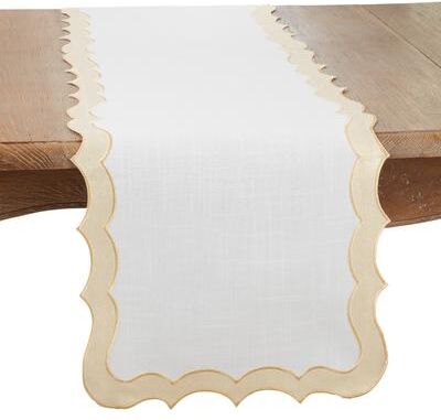 Saro Lifestyle Charming Scallop Trim Table Runner