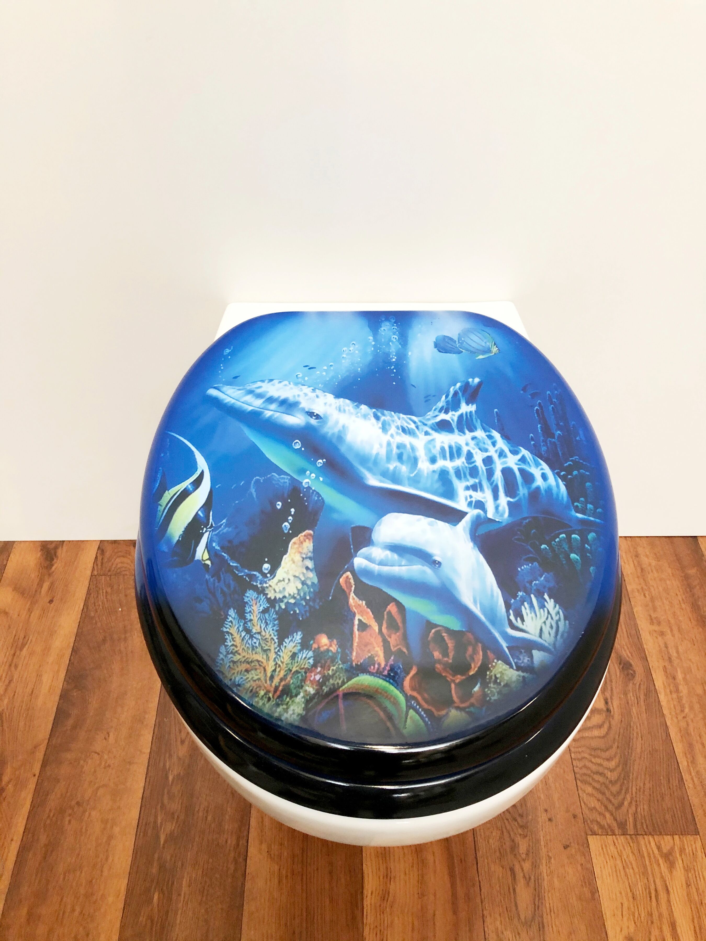 WC-Sitz ADOB "Delfin", blau, B:37cm H:6cm L:44,5cm, MDF - Mitteldichte Holzfaserplatte, WC-Sitze, WC-Sitz, geeignet für alle handelsüblichen WC's blau Einheitsgröße