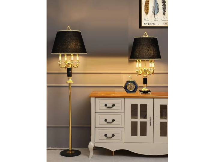 Lampadaire européen lampe de luxe haut de gamme rétro Villa salon chambre décoration noir cristal lampe de bureau verticale lampe de chevet