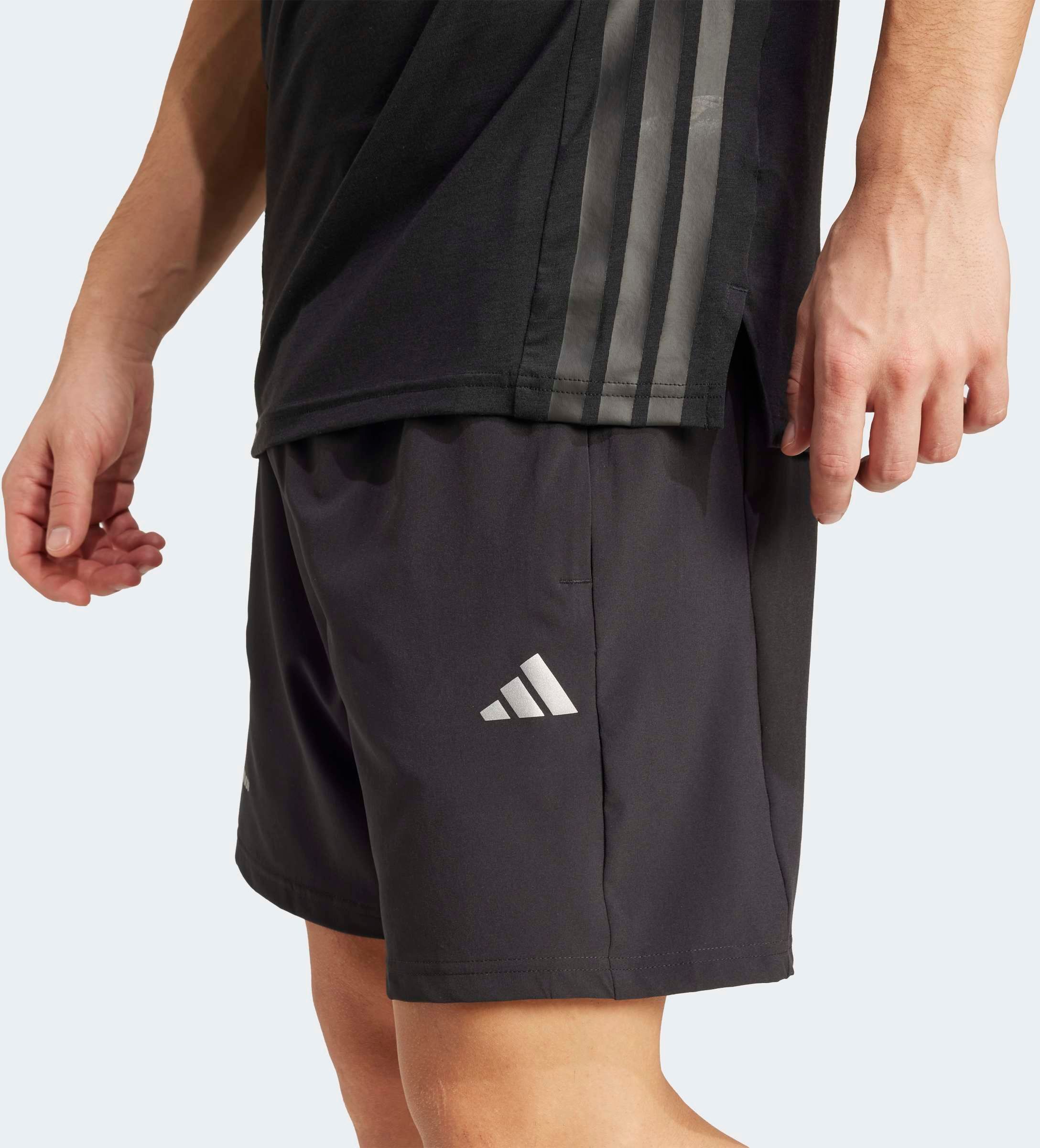 Shorts ADIDAS PERFORMANCE "TRAINING ESSENTIALS HOLIDAY PACK", Herren, Gr. S, Länge 7, schwarz (schwarz, innenbeinlänge ca. 18 cm), Obermaterial: 87% Polyester, 13% Elasthan, Hosen Shorts, für Fitness und Training, mit Metallic-Optik, schnelltrocknend schw