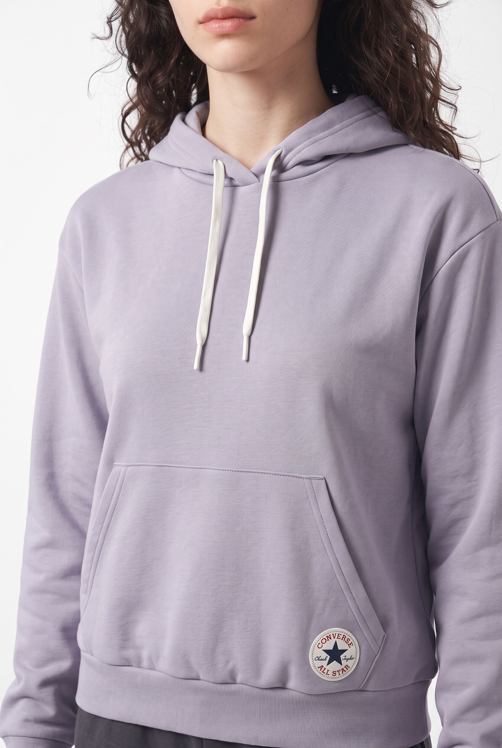 Kapuzensweatshirt CONVERSE "CHUCK PATCH HOODIE", Damen, Gr. XS, lila (grave mistake), Obermaterial: 80% Baumwolle, 20% Polyester, normal, Rundhals, angesetztes Bündchen, Sweatshirts Kapuzensweatshirt, mit Rundhalsausschnitt, Langarm, aus Baumwolle und Pol