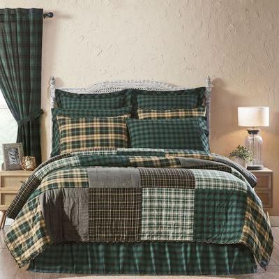 Vhc Brands Pine Grove Patchwork Quilt Pine Green, Super King, Pine Green