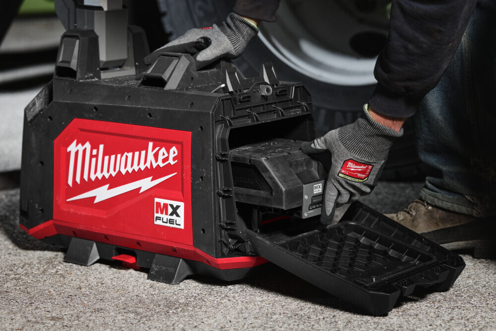Milwaukee MXF TLIC-601 Torre faro compatta MX FUEL Packout Batteria/Corrente 1 batteria MXF 6Ah