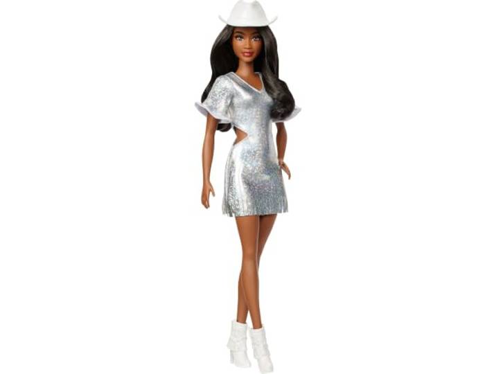 Barbie Fashionistas-pop #239 met zwart haar, westernoutfit