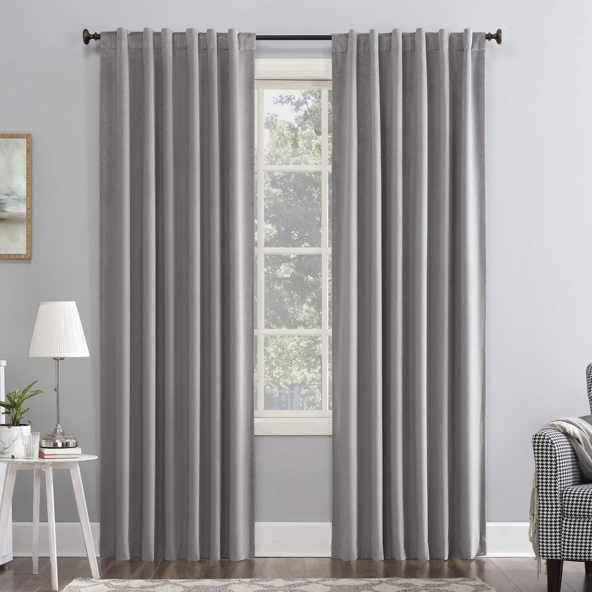 Sun Zero Hampshire Gordijnpaneel Velvet Noise Reducing Thermal Extreme Total Blackout Back Tab, Grijs, 127 x 213 cm
