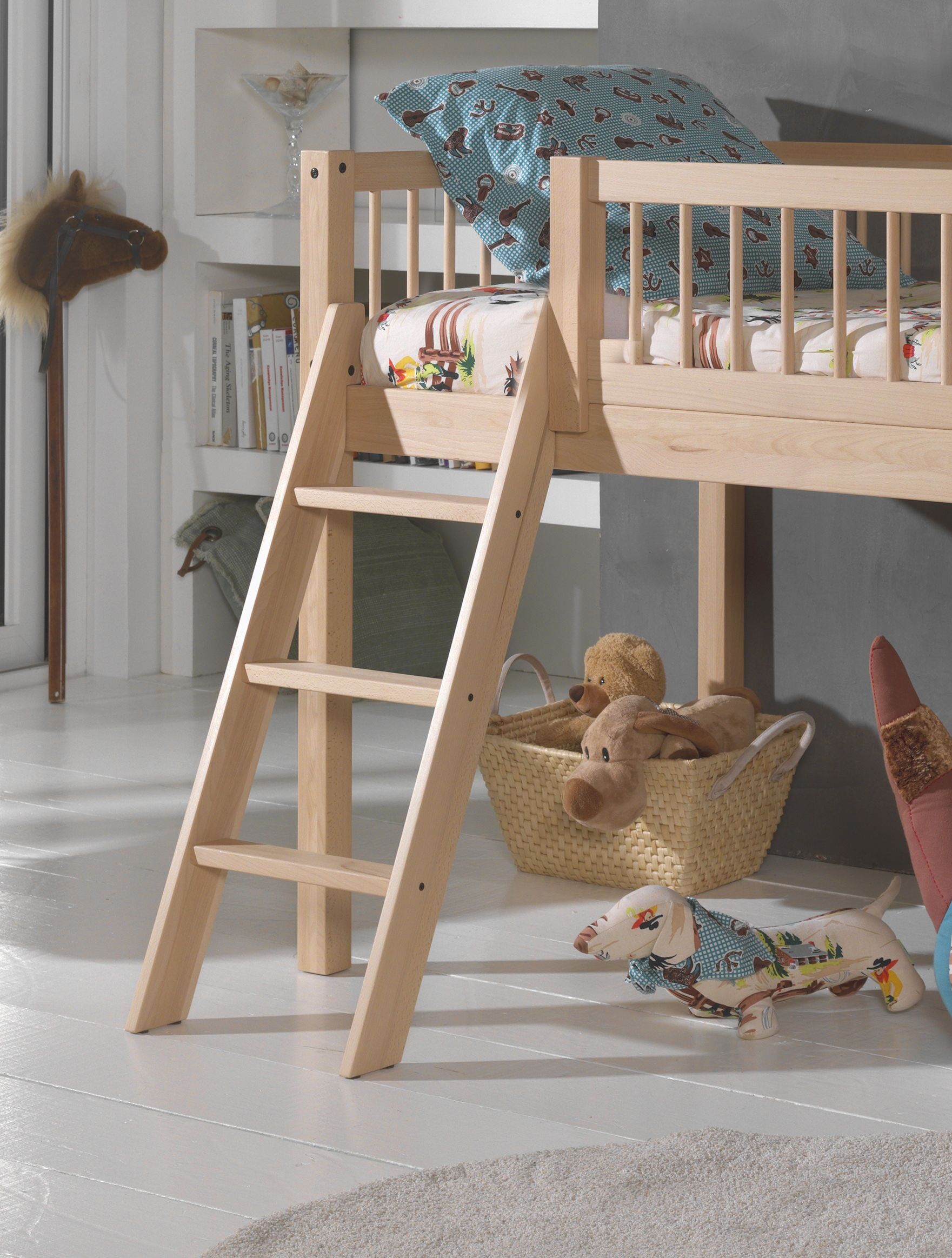 Spielbett VIPACK "Forrest halbhoch mit Leiter und Absturzschutz in Sprossen-Optik", braun (buche natur, buche natur, buche natur), B:135,5cm H:114cm L:207,5cm, Betten, Spielbett, ideal für das Kinderzimmer, Buche massiv natur lackiert buche natur, buche n