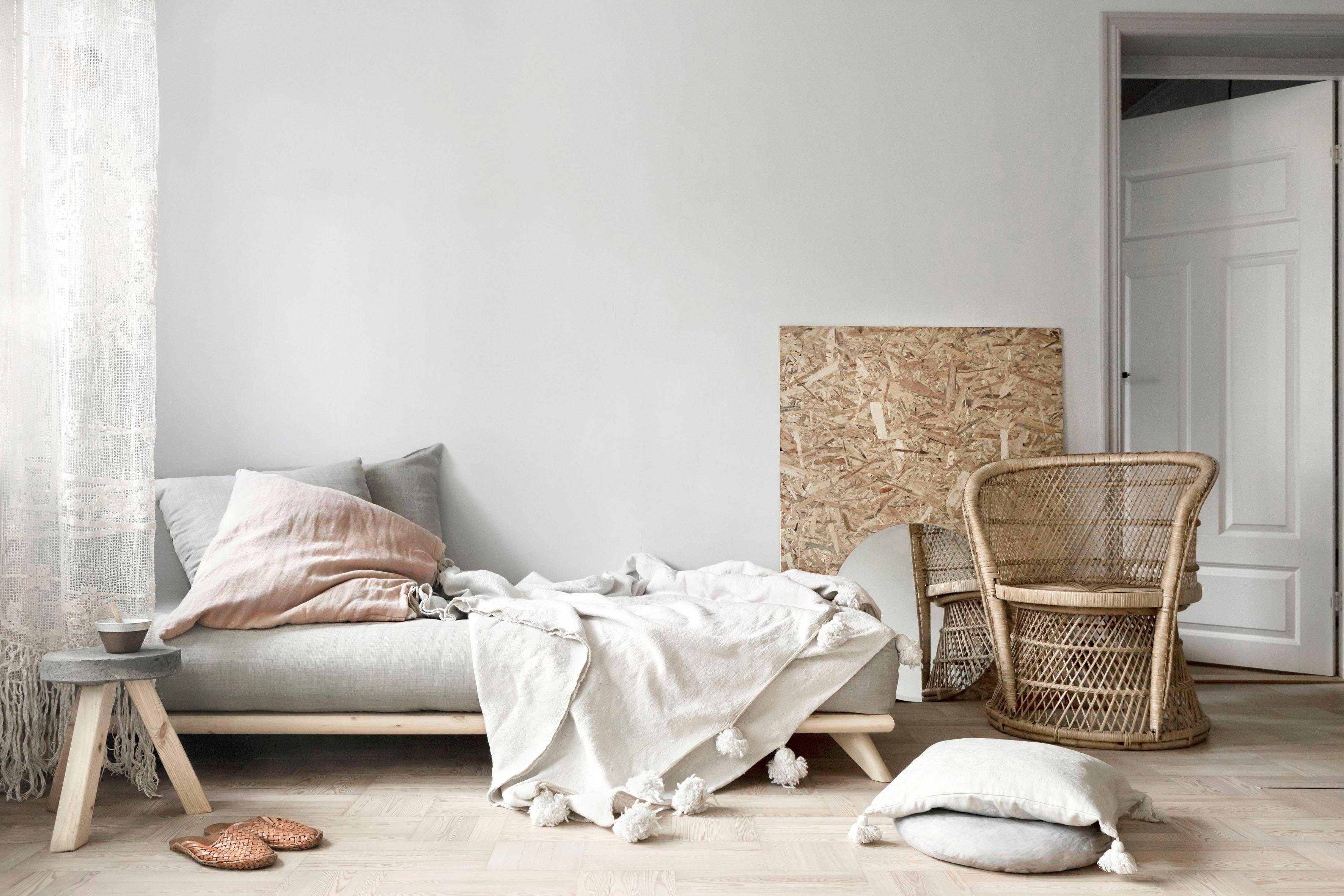 Daybett KARUP DESIGN "Senza, Sofa, mit Futonmatratze, minimalistisch, massives Kiefernholz", beige (natural, klarlackiert), B:200cm H:85cm L:90cm, Daybetten, Daybett, Handgefertigt, skandinavisches Design, vielseitig, schlichter Stil natural, klarlackiert