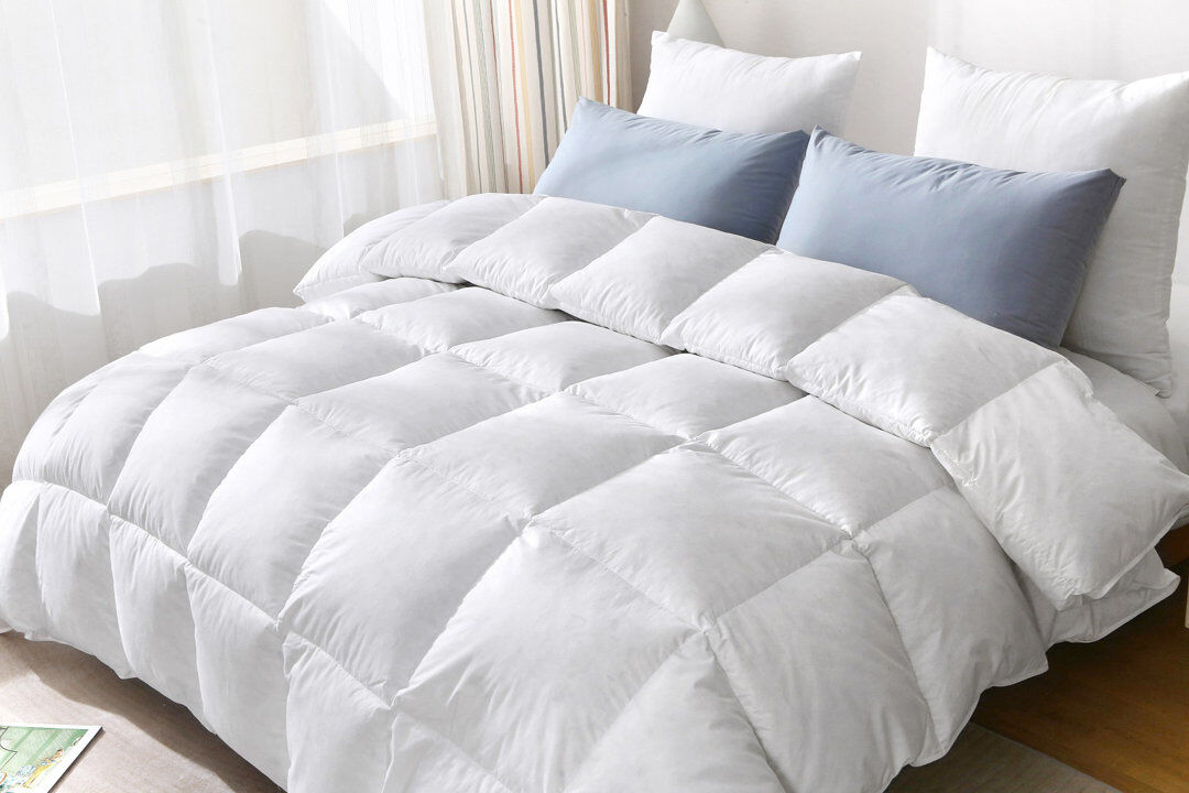 White Noise 85% Duck Feather 15% Down 13.5 tog Duvet Hotel Quality White Super King