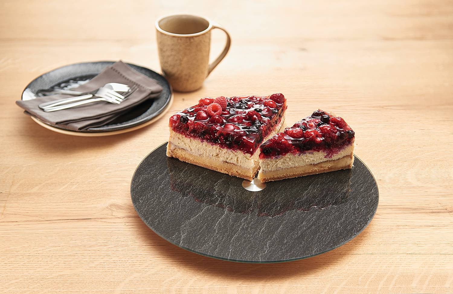 home24 Serveerbord Turn zwart, B: 33 cm, D: 33 cm, H: 2 cm