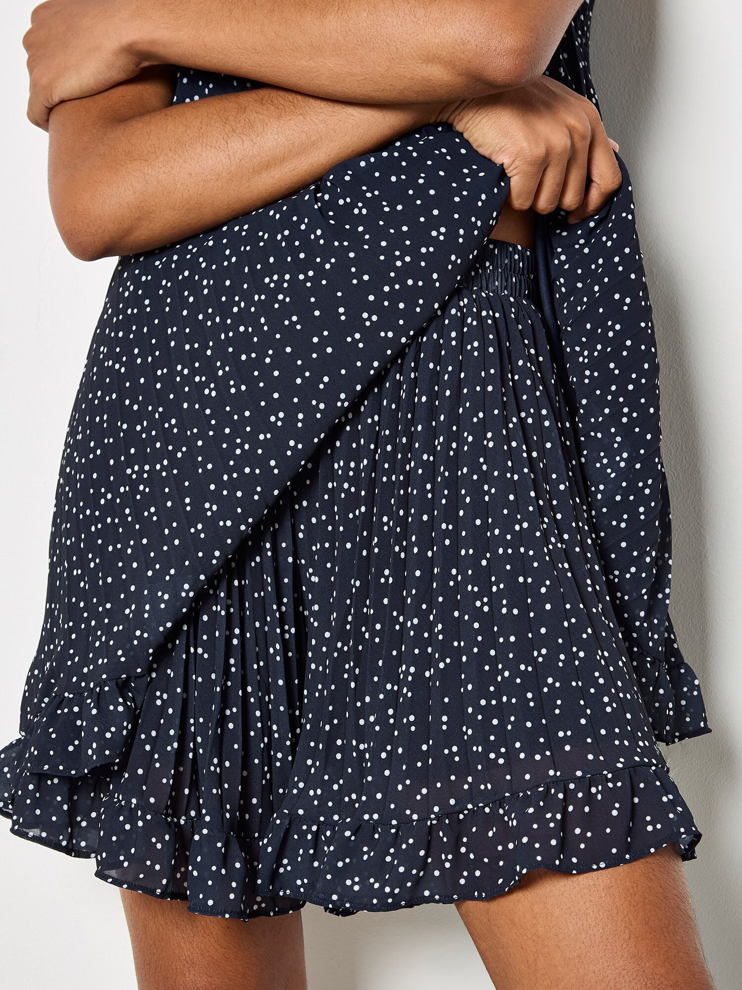 Shorts APRICOT "Mini-Shorts aus Chiffon", Damen, Gr. M (38), N-Gr, blau (navy), gewebt, Obermaterial: 100% Polyester PES., gepunktet, Hosen Shorts, Druck