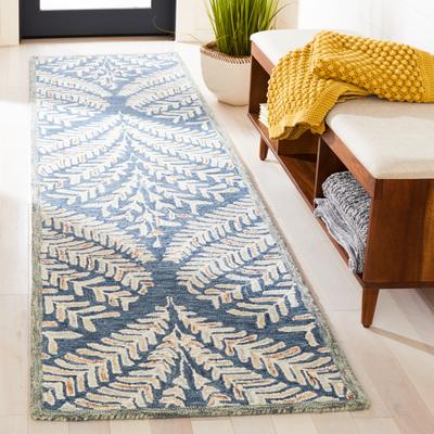SAFAVIEH Handmade Capri Ilianka Wool Rug