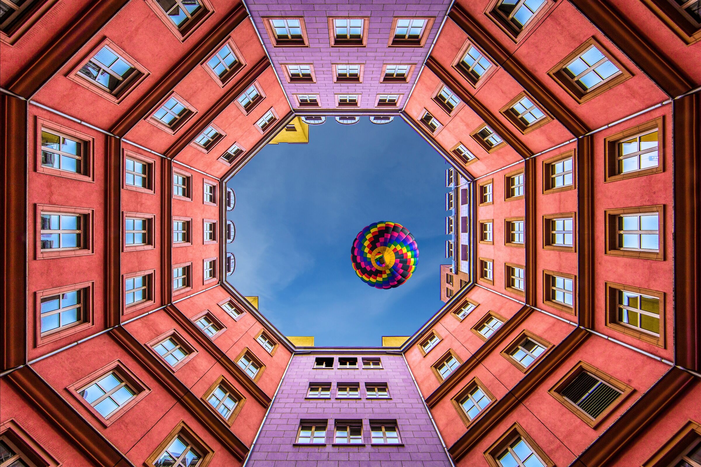 Fototapete PAPERMOON "Photo-Art RENEE DOYLE, FORMEN INNENHOF", bunt, B:4,5m L:2,8m, Vlies, Tapeten, Fototapete bunt B/L: 4,5m x 2,8m, Bahnen: 9 Stk.