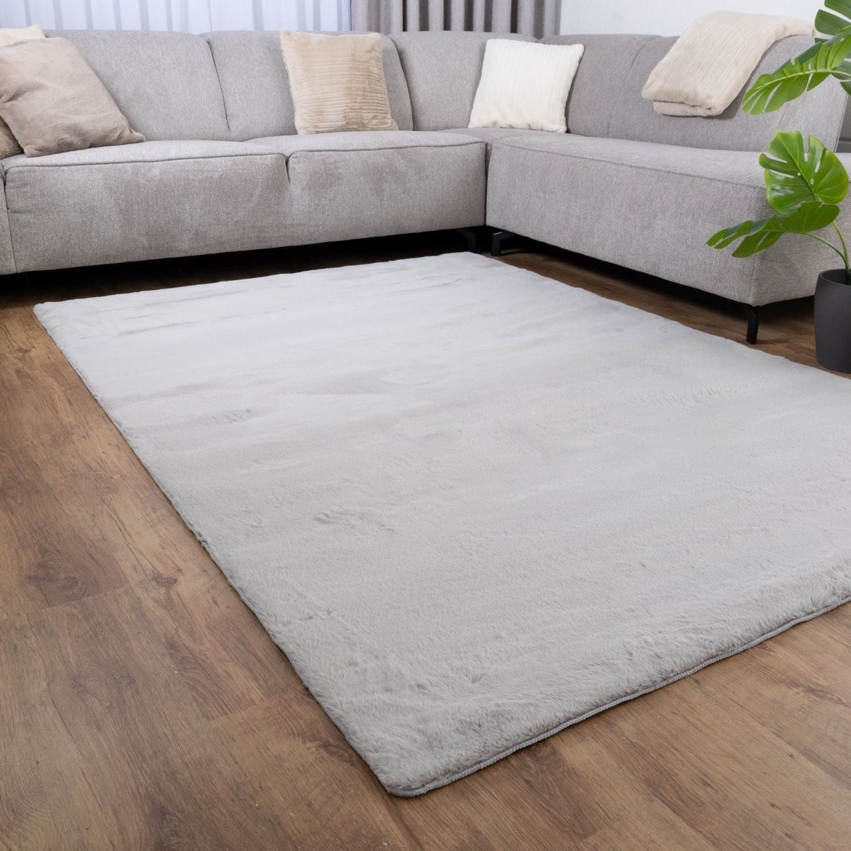 Koho Fluffy Hoogpolig Vloerkleed Lichtgrijs - 160 x 230 cm
