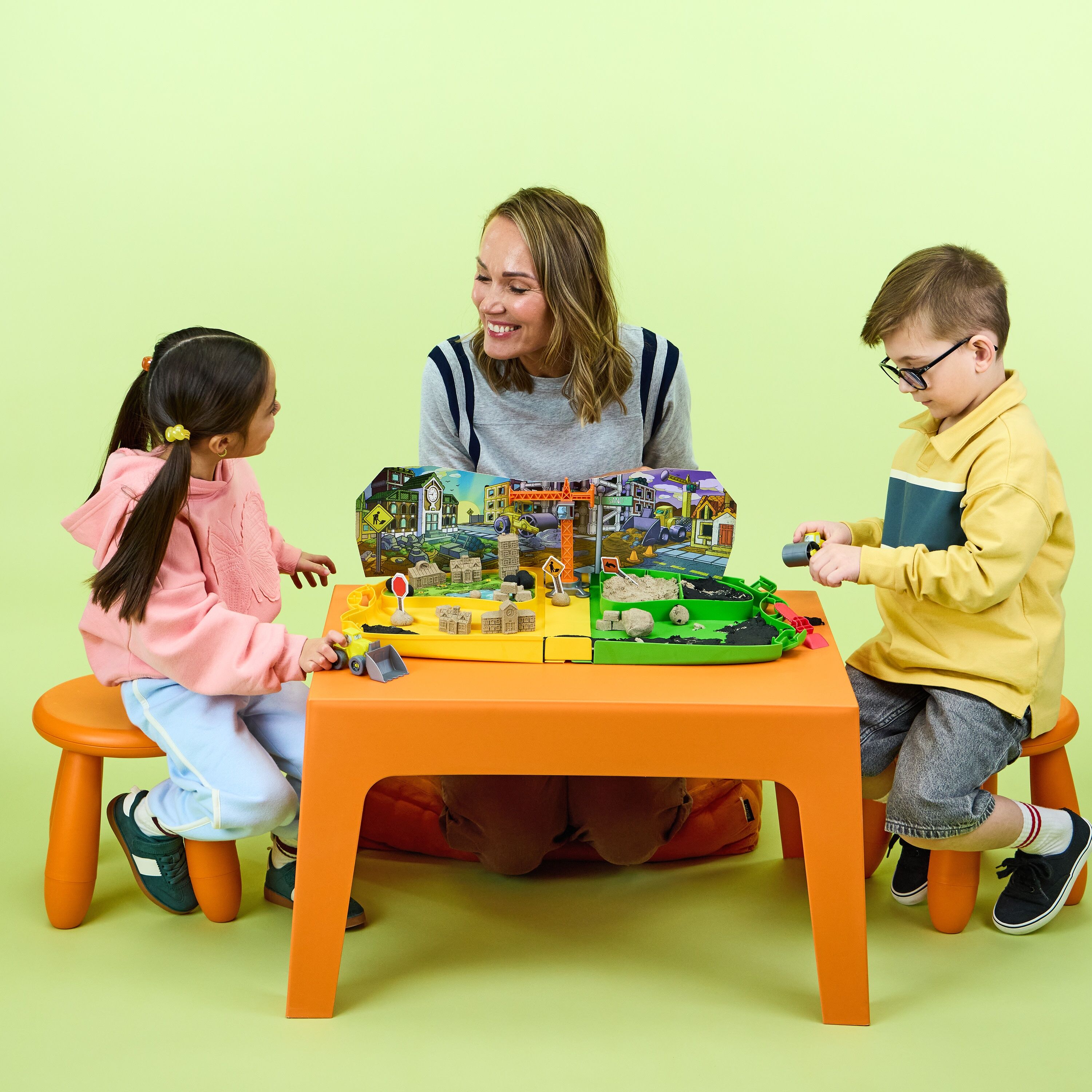 Kreativset SPIN MASTER "Kinetic Sand Deluxe Baustellen-Koffer", bunt, Kreativsets, Kinder, Kreativset
