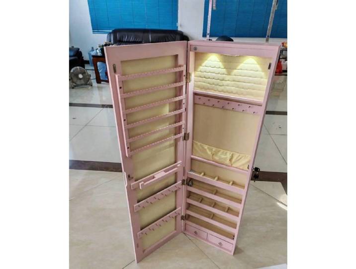Armoire à bijoux avec miroir LED verrouillable rangement bijoux mural avec éclairage rose