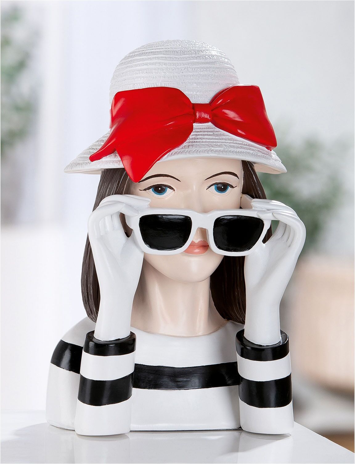 Skulptur GILDE "Figur Frau Lady Sophie", weiss (weiß), B:18cm H:28cm T:13,5cm, Kunstharz, Dekofiguren, Skulptur, Gestreiftes Design mit Sonnenbrille, Skulptur weiß B/H/T: 18cm x 28cm x 13,5cm
