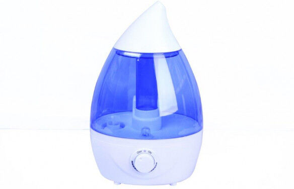 Humidificador por ultrasonidos: Capacidade 1,7 litros, saída de vapor regulable e depósito para essências