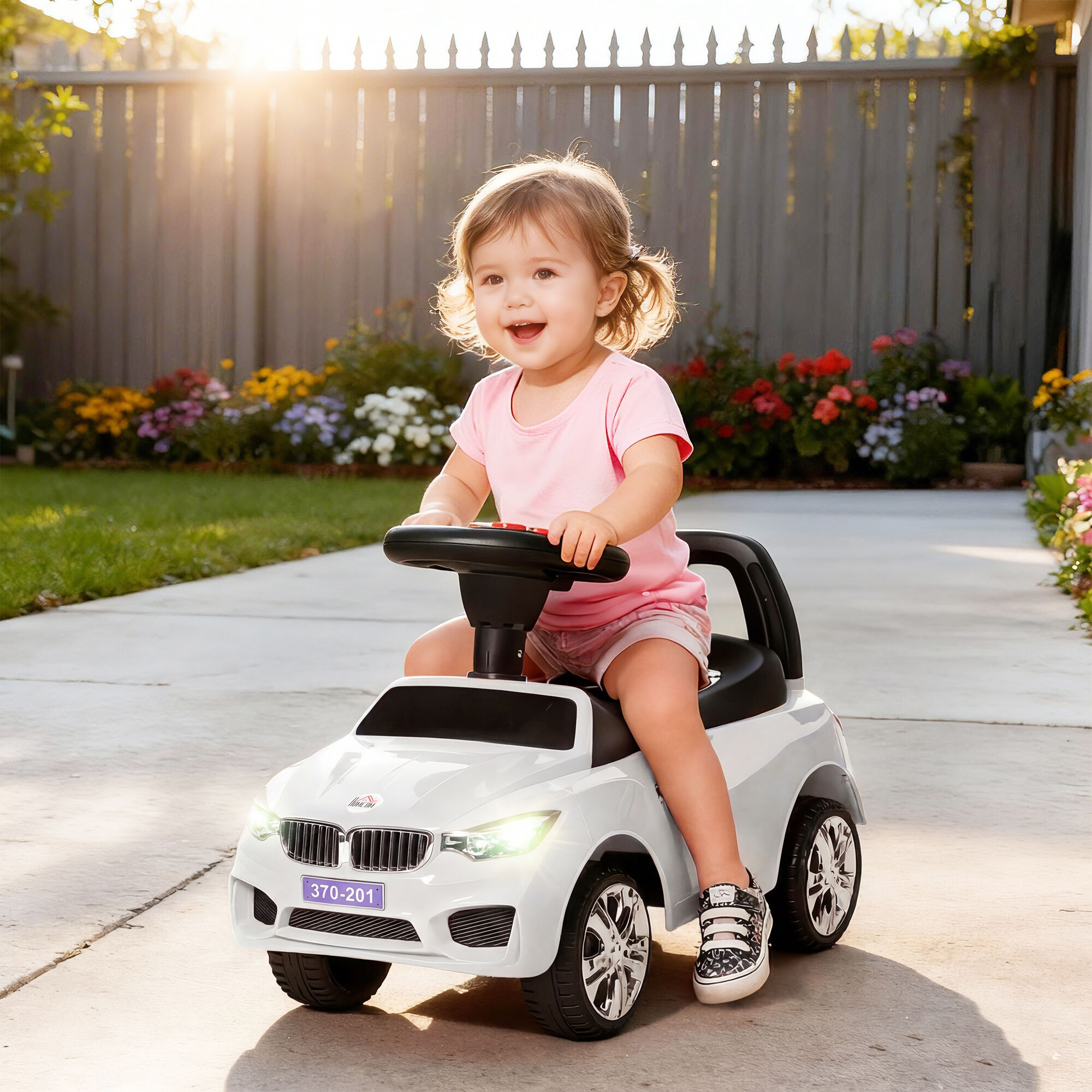 Altro Macchinina Per Bambini Cavalcabile Con Volante, Fari E Musiche, Età 18-36 Mesi, Bianco